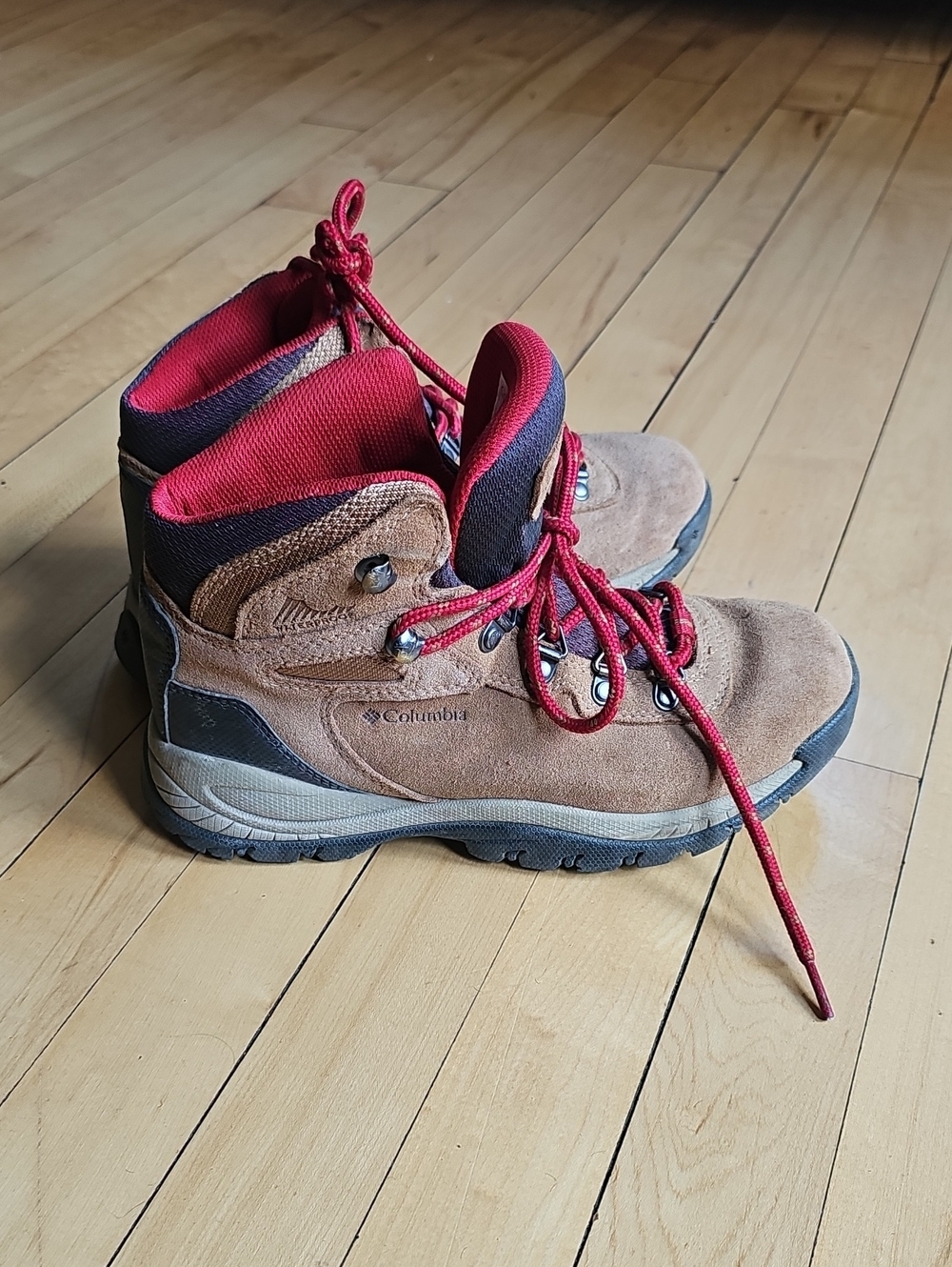 Womens Columbia Newton Ridge Mid Hiking Boot 7 - Picture 3 of 6